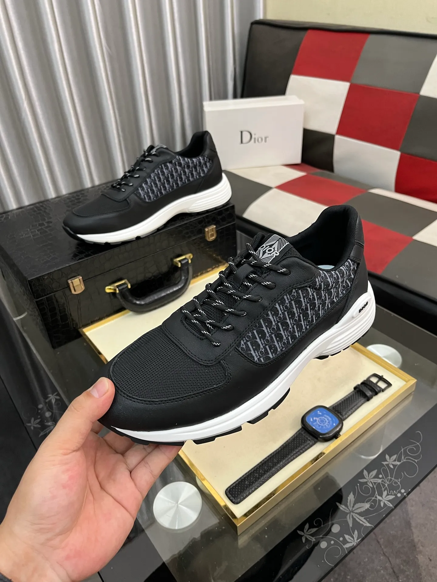 Men's shoes 💰440⌚️⌚️[Dior] The toe is designed to be a bit wider, and the upper foot comfort is perfect. The threads are beautiful, and it fits the pants perfectly. Decorated with various classic details, it is an ideal choice for daily styling. It can be matched with various casual items to create exquisite looks. Fabric: First-layer cowhide/lining sheepskin TPU original outsole Size: 38-444️⃣Colors available
